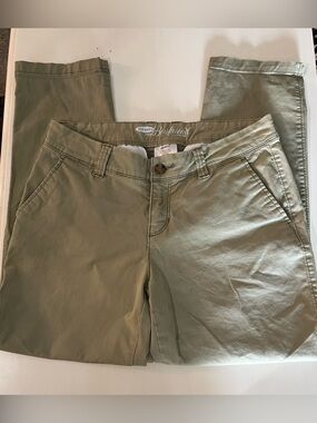 Old Navy “ Boyfriend “ Khakis